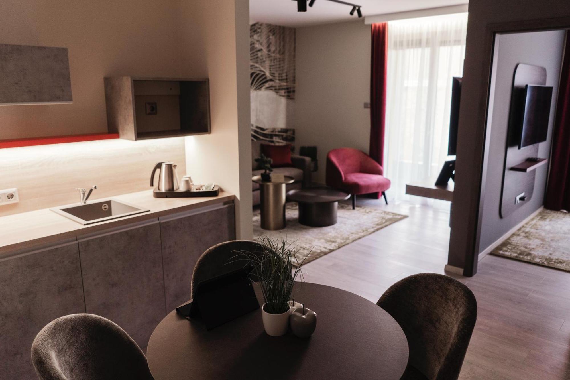 Riva Boutique Hotel Сегед Екстериор снимка